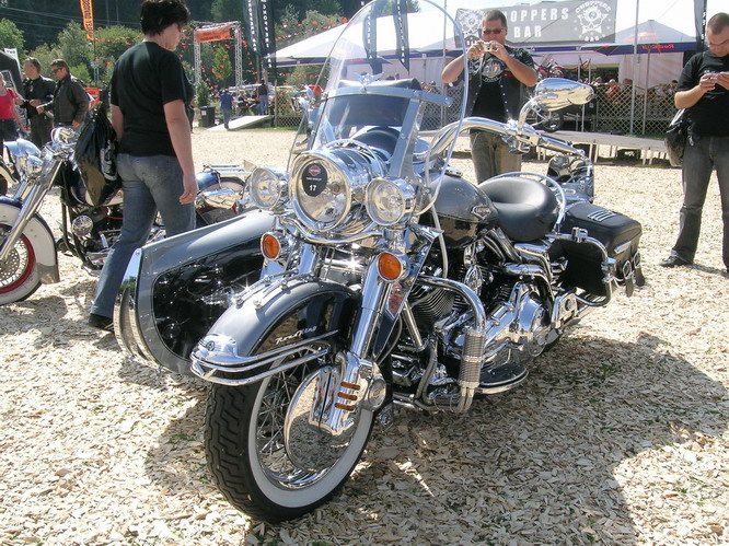 038 Road King mit V Triebwerk Boot v2 gespannes Webseite