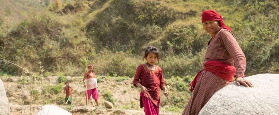 Menschen in Nepal auf Feld