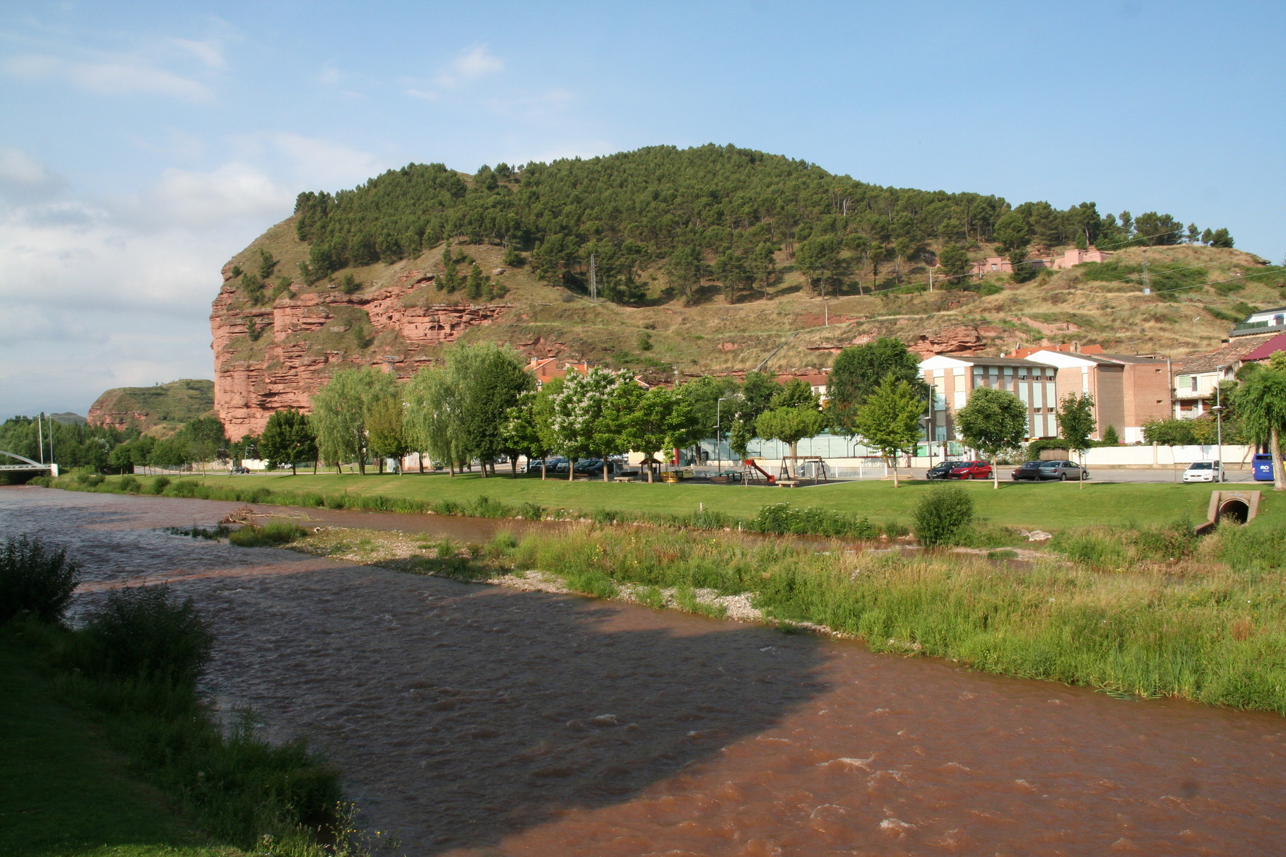 Nájera: falaise d'appui de la ville