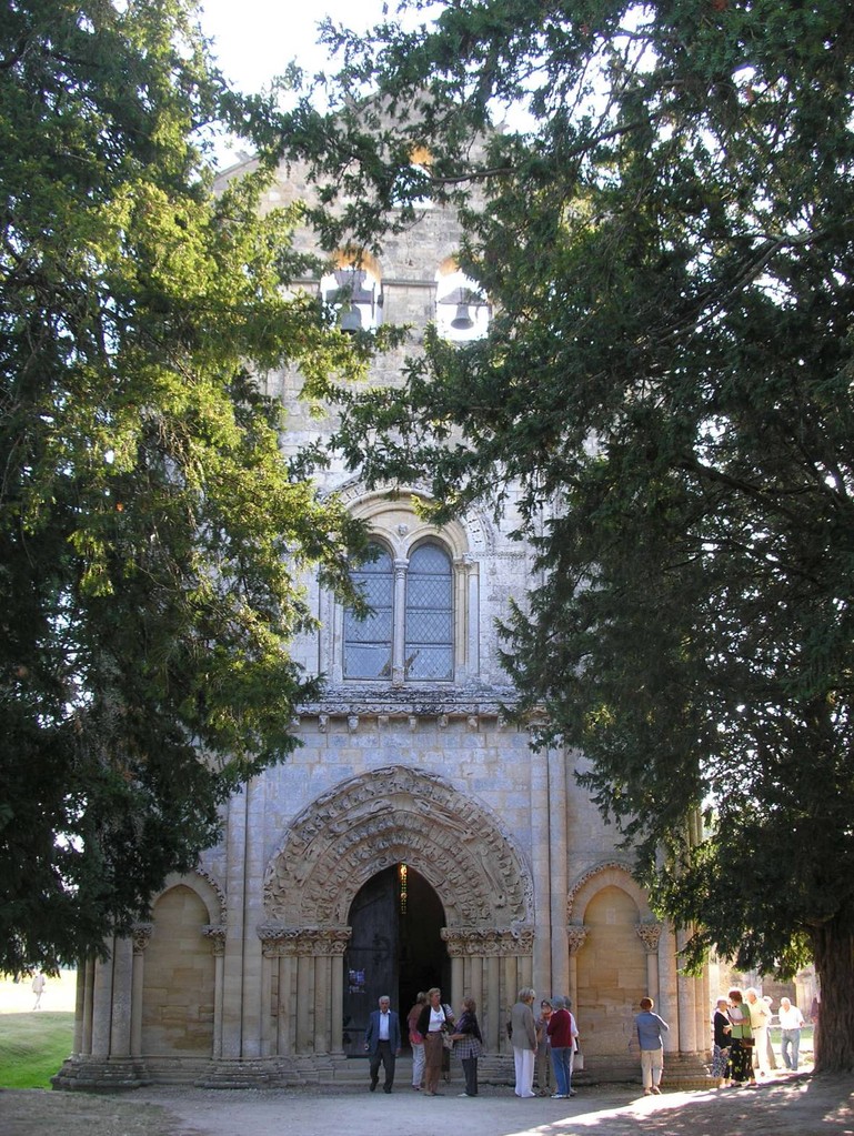 Blasimon : la façade de l'abbaye