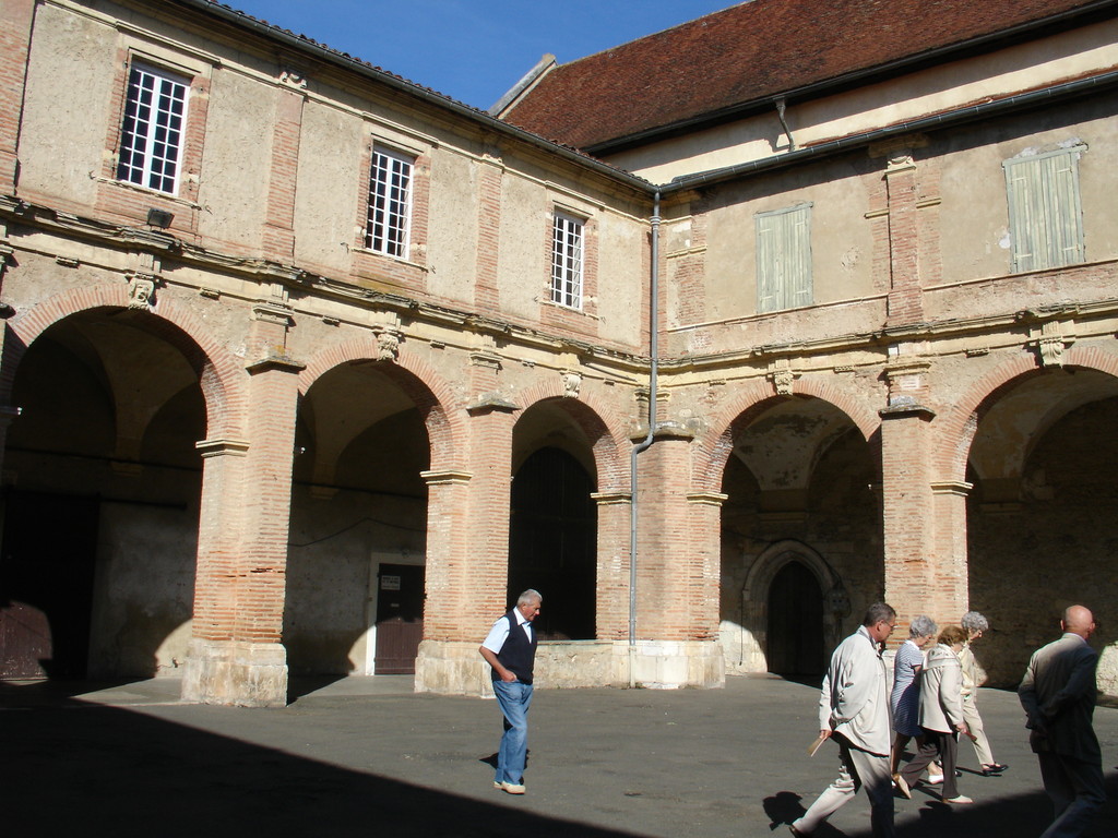 Saint Sever : le cloître du couvent des Jacobins