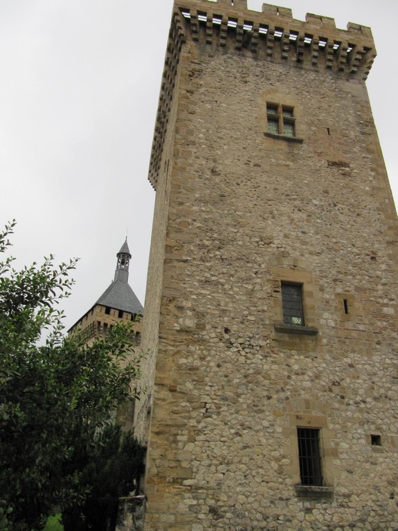 Foix : les tours carrées du château