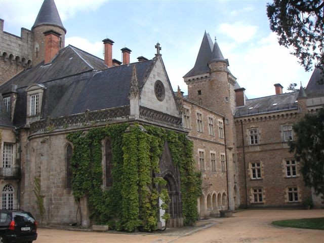 Le château de Busset