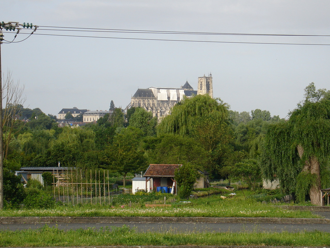 Bourges : les Marais de Bourges, dominés par la ville et sa cathédrale