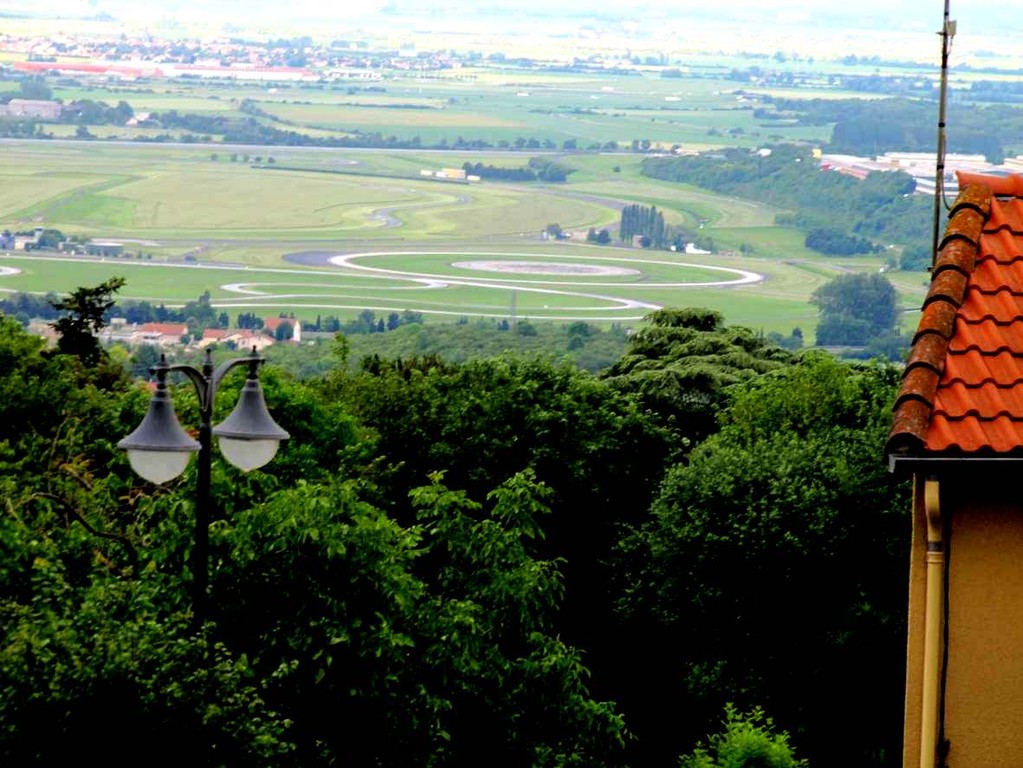 La piste d'essais de l'usine Michelin à Clermont-Ferrand (Ladoux)