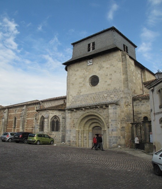 Le Mas d'Agenais: façade Sud de l'église Saint Vincent