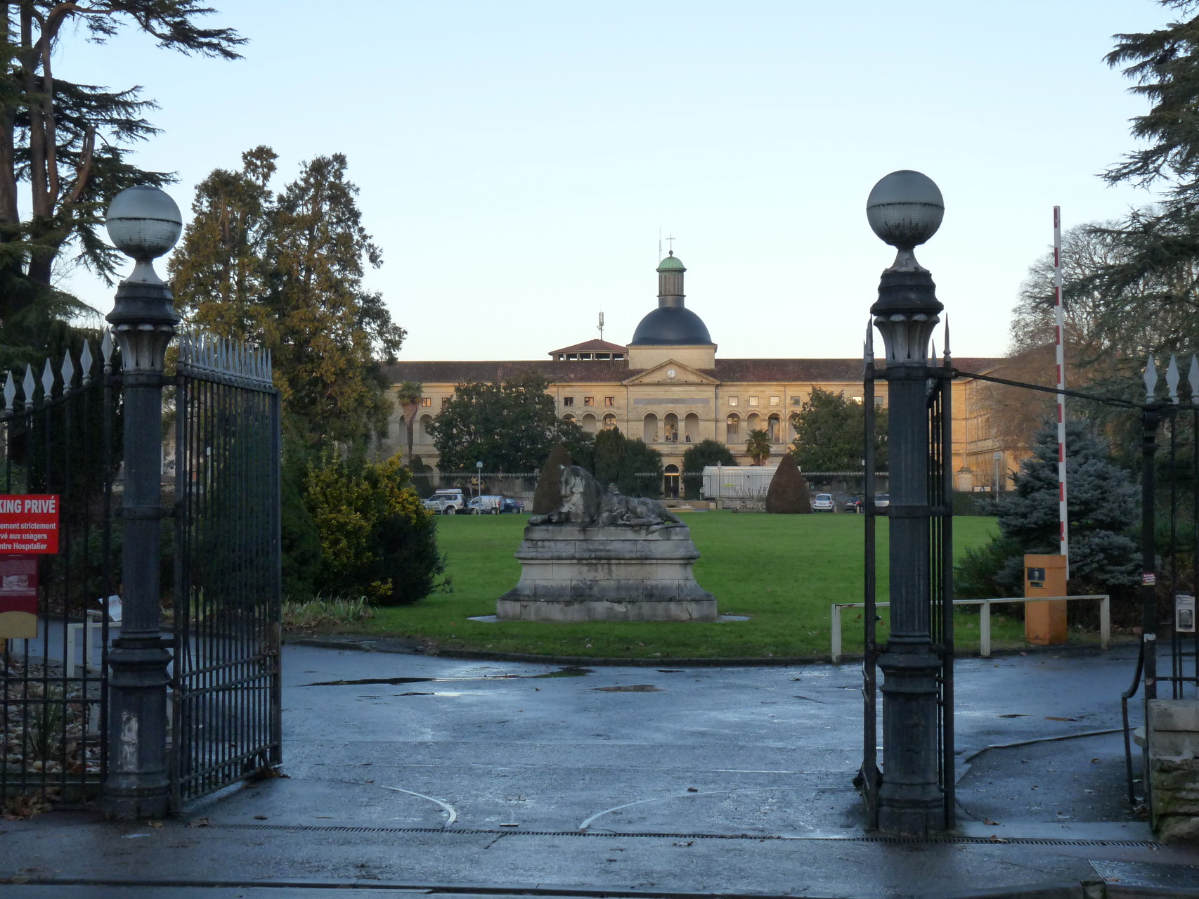 Villeneuve-sur-Lot : l'hôpital Saint-Cyr