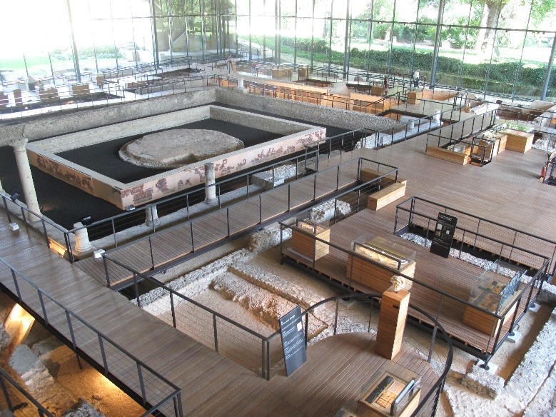 Périgueux, le musée Vesunna: une vue partielle de l'intérieur du musée