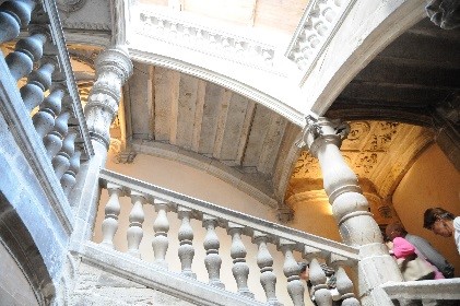 Périgueux: l'escalier "à la Française" de l'hôtel de Lestrade