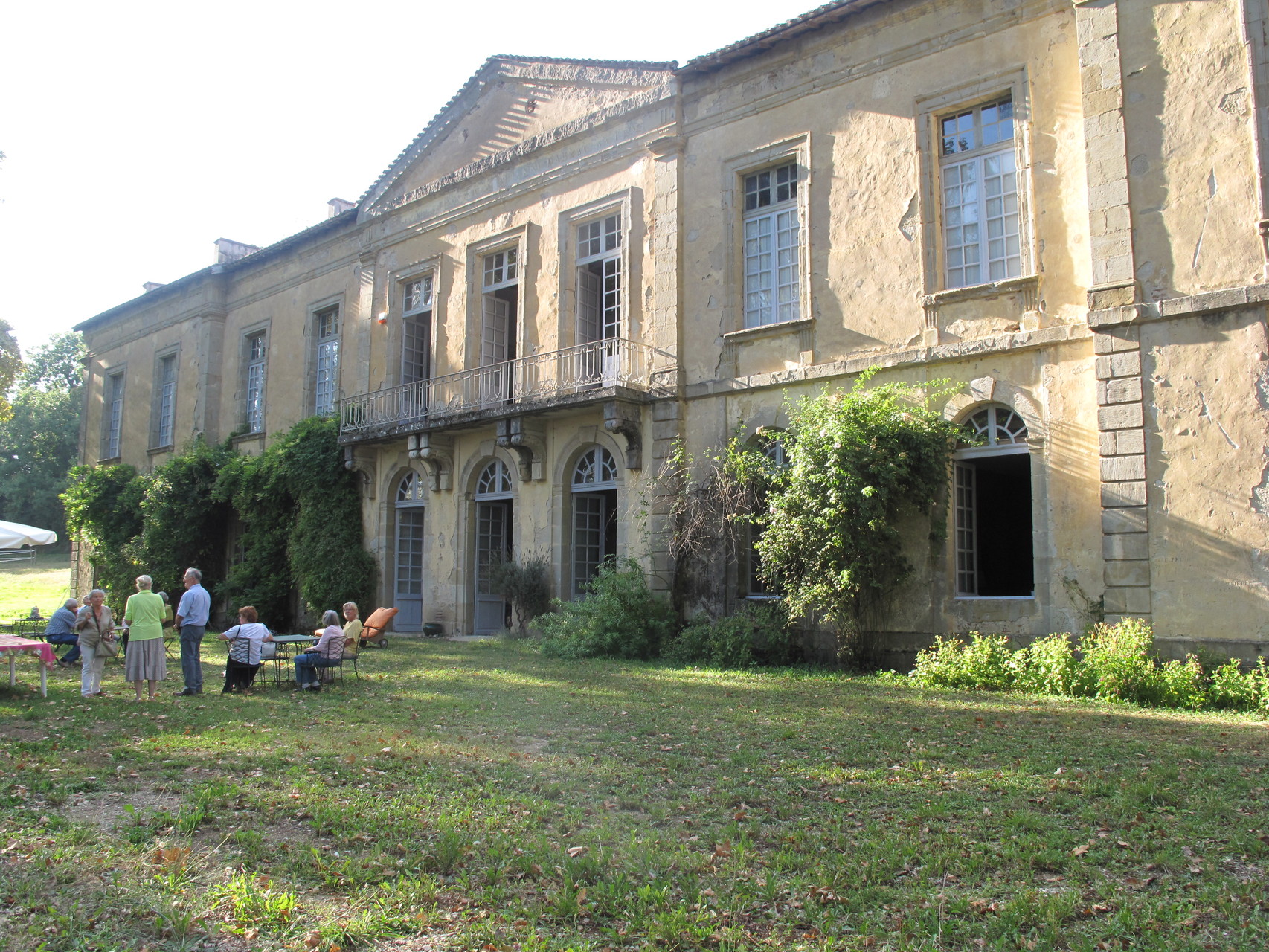 La Mothe : façade vers le parc