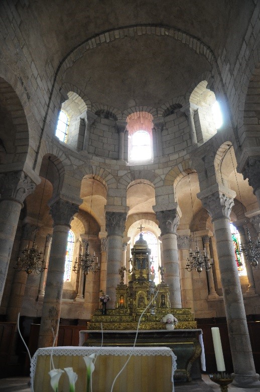 Saint-Saturnin: l'église Notre-Dame, le chœur et le déambulatoire