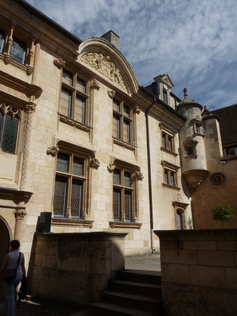 Bourges : la façade de l'Hôtel Lallemant, Musée des Arts Décoratifs