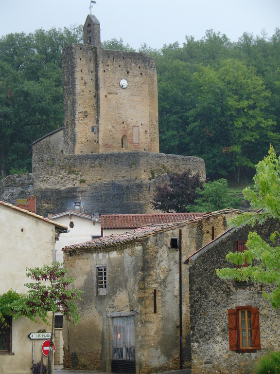 Valls : le village et l'église