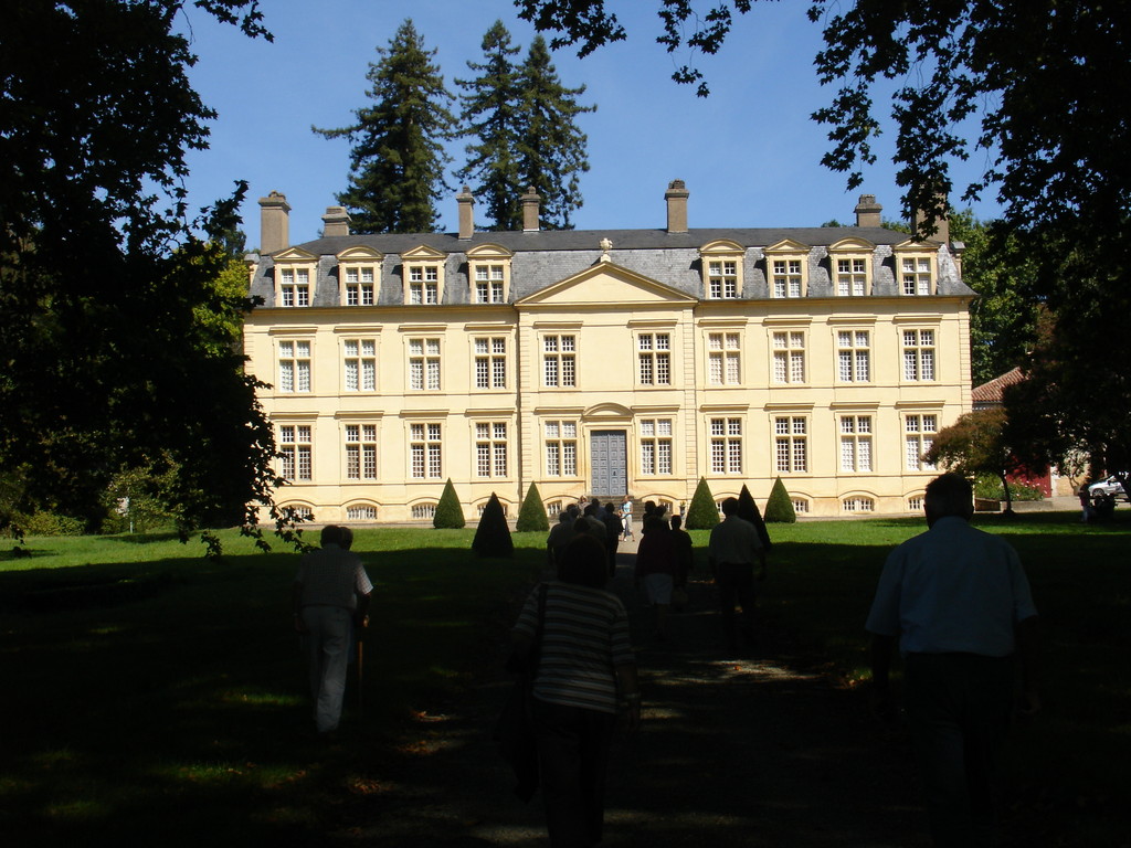 Amou : la façade classique du château