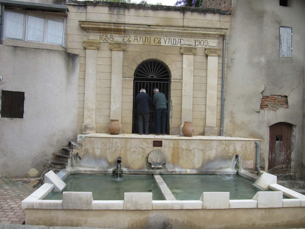 Clairac : la fontaine classique