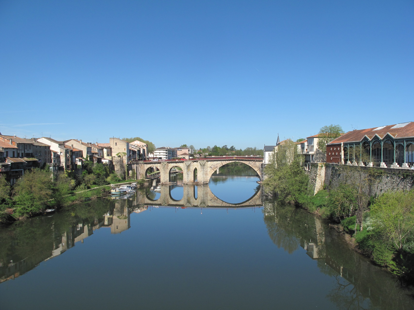 Villeneuve-sur-Lot : le Lot depuis le Pont Neuf