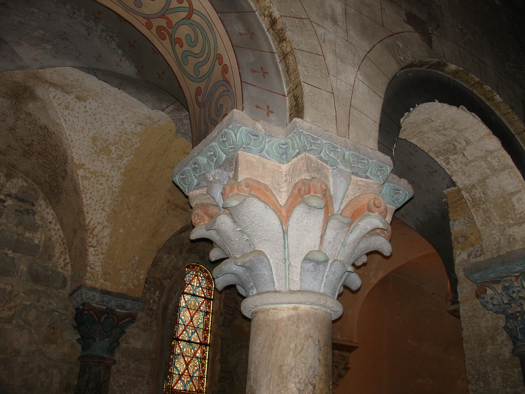 Saint Sever : un chapiteau à feuilles nues de l'abbatiale