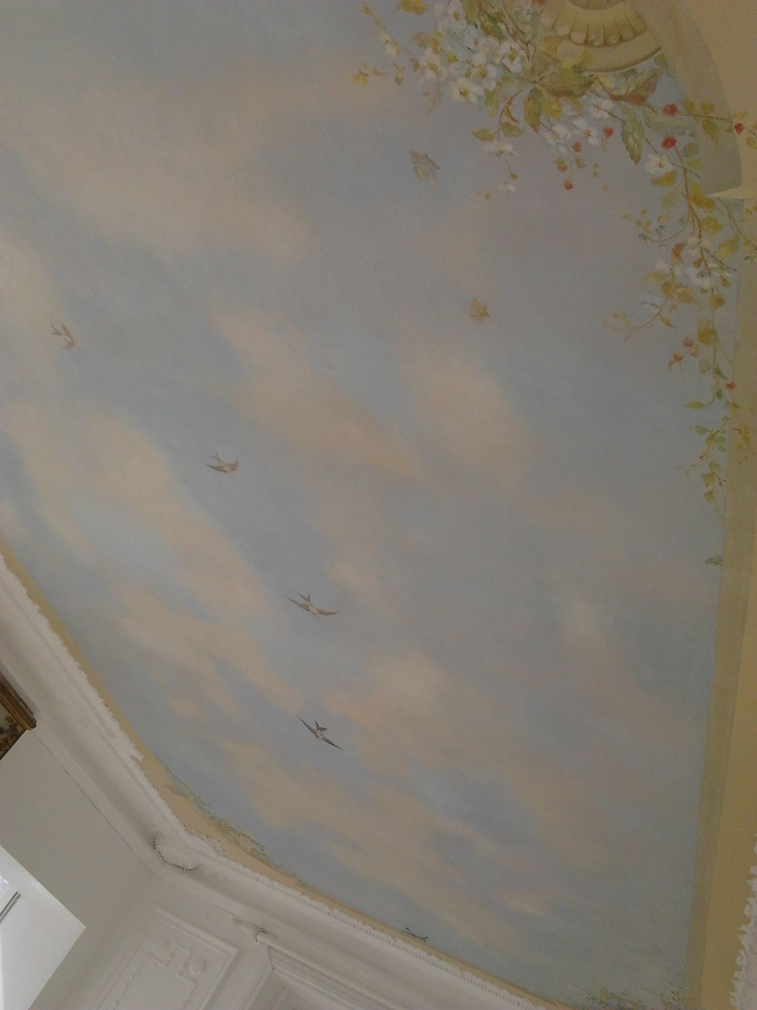 Rénovation d'un plafond peint au thème des quatres saisons période 19me sc.Particulier Neuilly Plaisance (93)