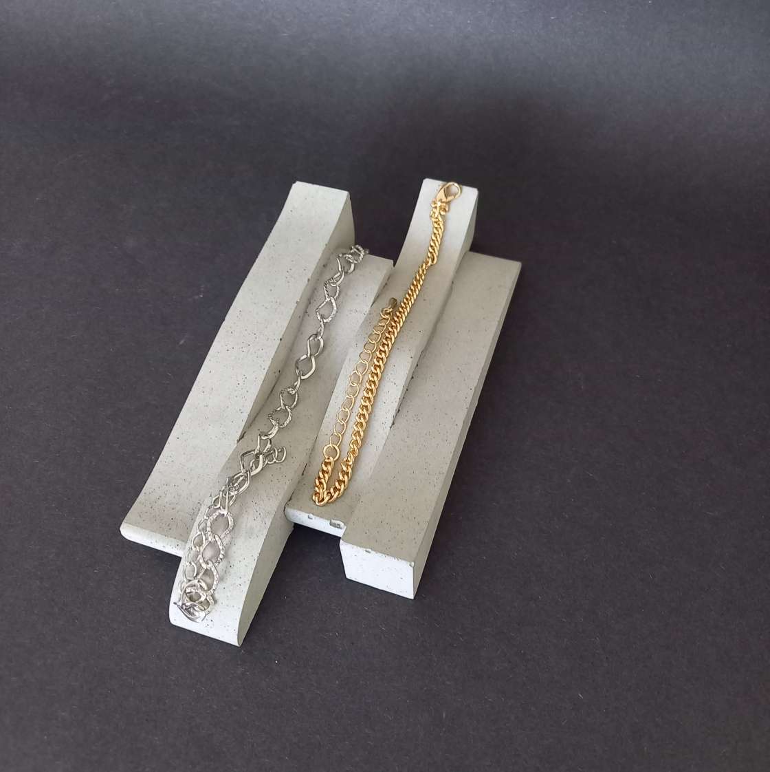 Medusa Jewellery Display, €22.50