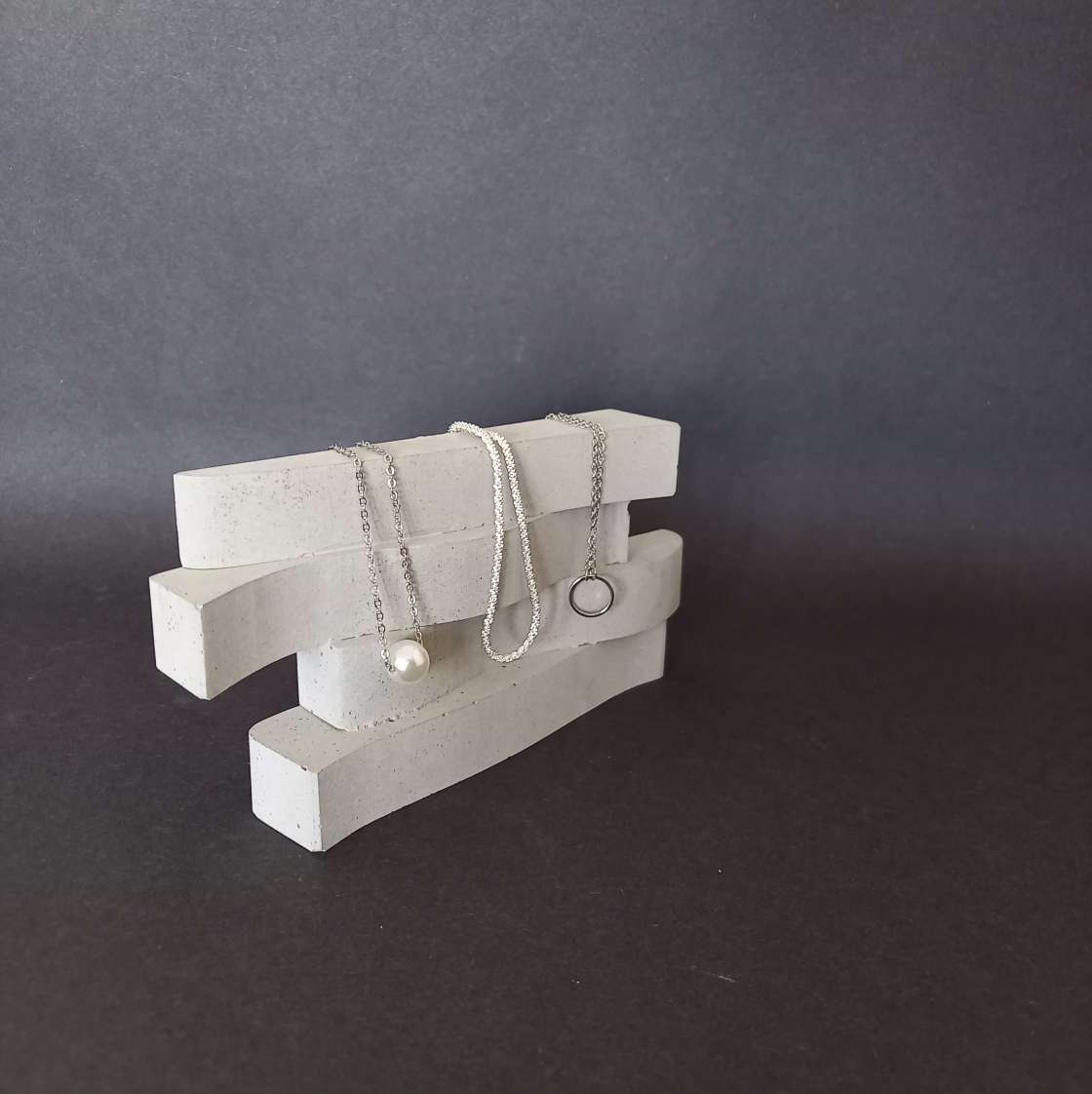 Medusa Jewellery Display, €22.50
