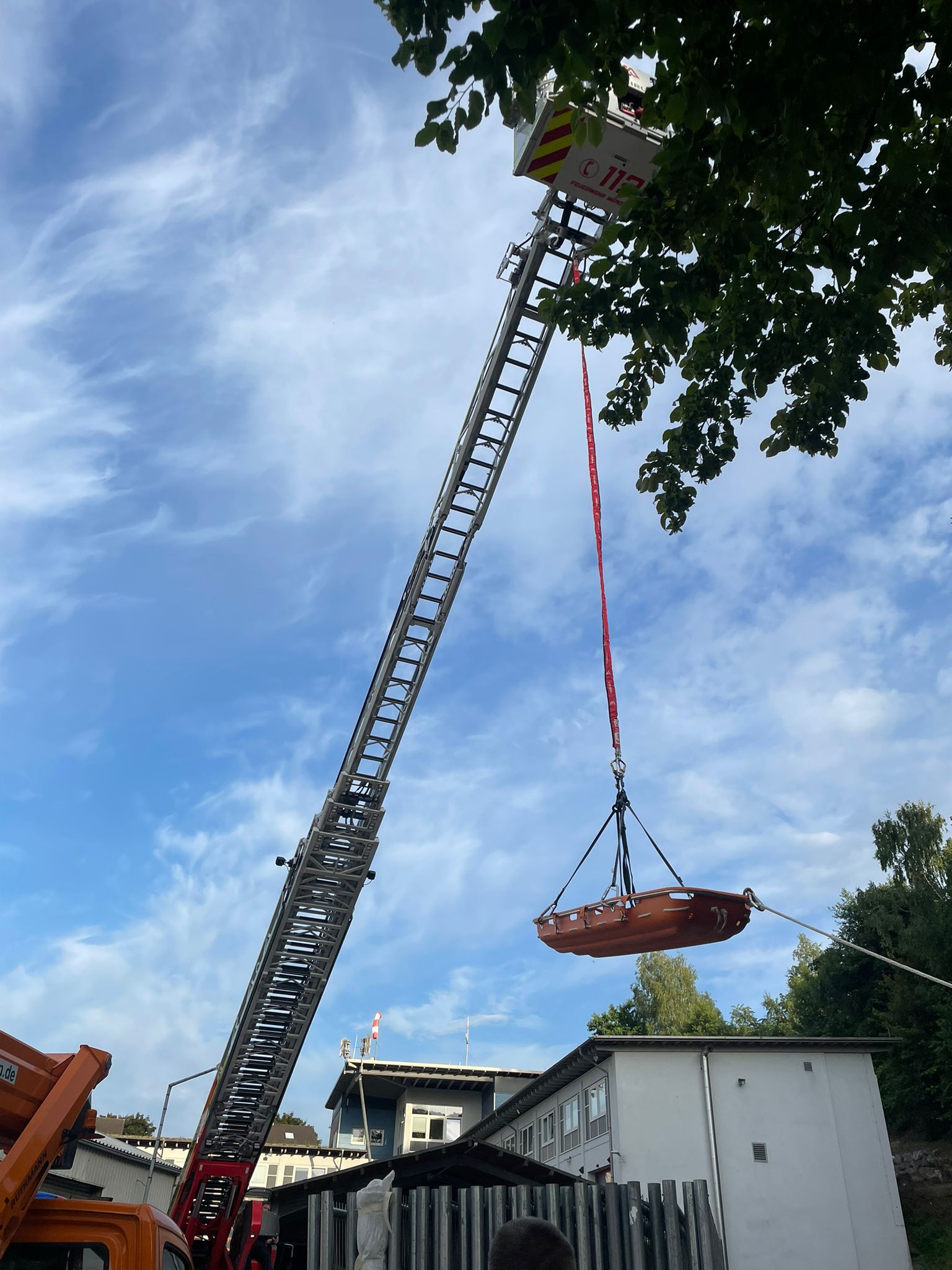 Übung mit der Drehleiter