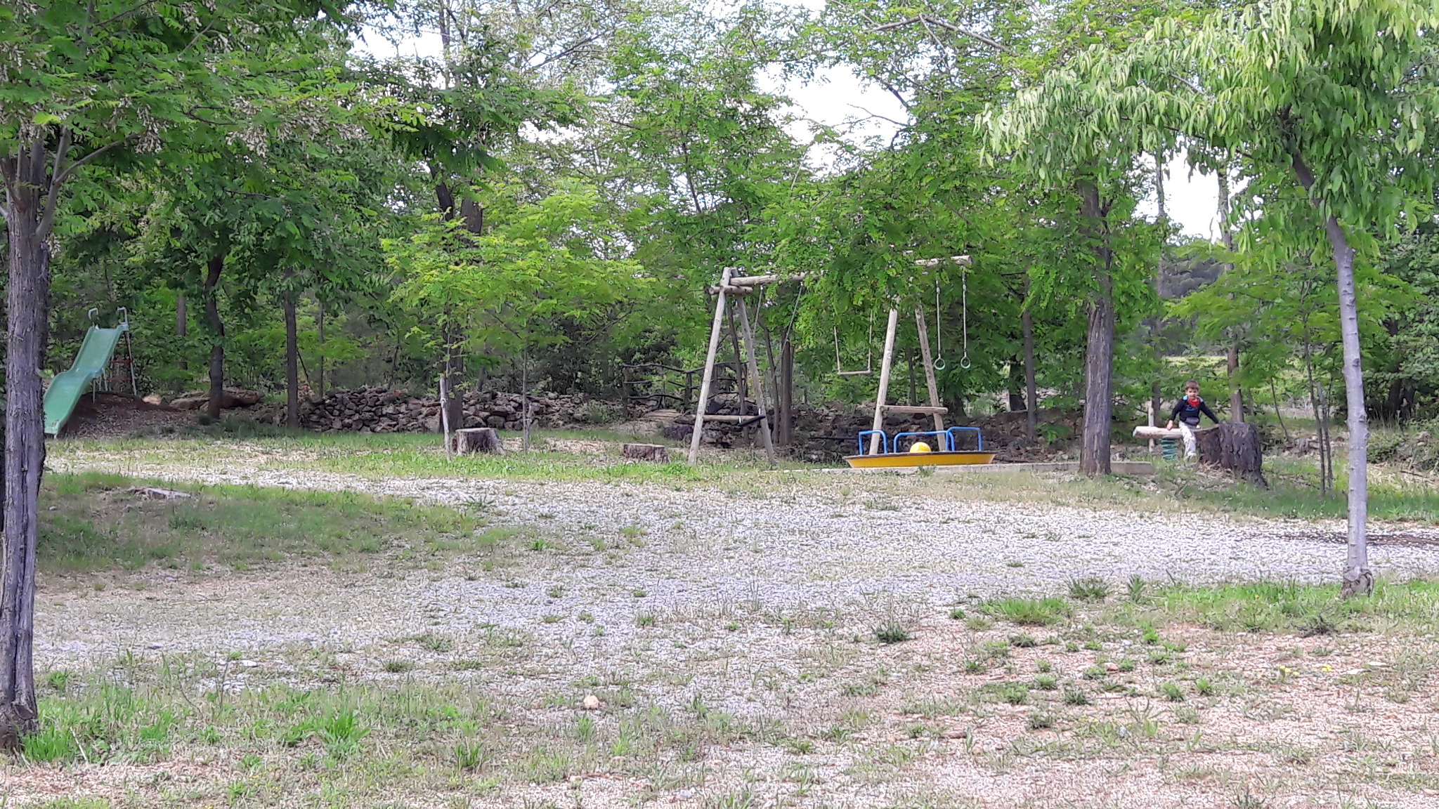 Jeux enfants camping à la ferme Ardèche Rosières