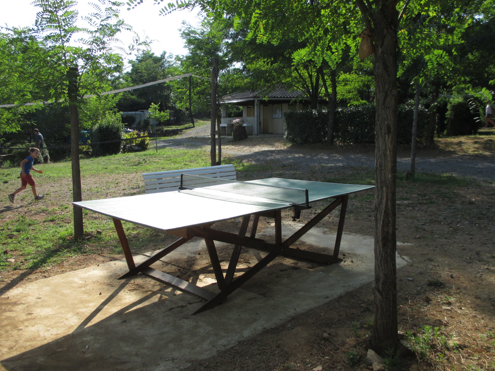 Ping pong camping à la ferme Ardèche Rosières