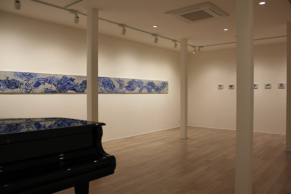 Horizon    45.5cm×800cm tile on lacquer paint