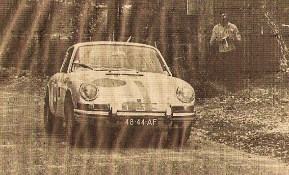 Ben Pon in zijn Porsche