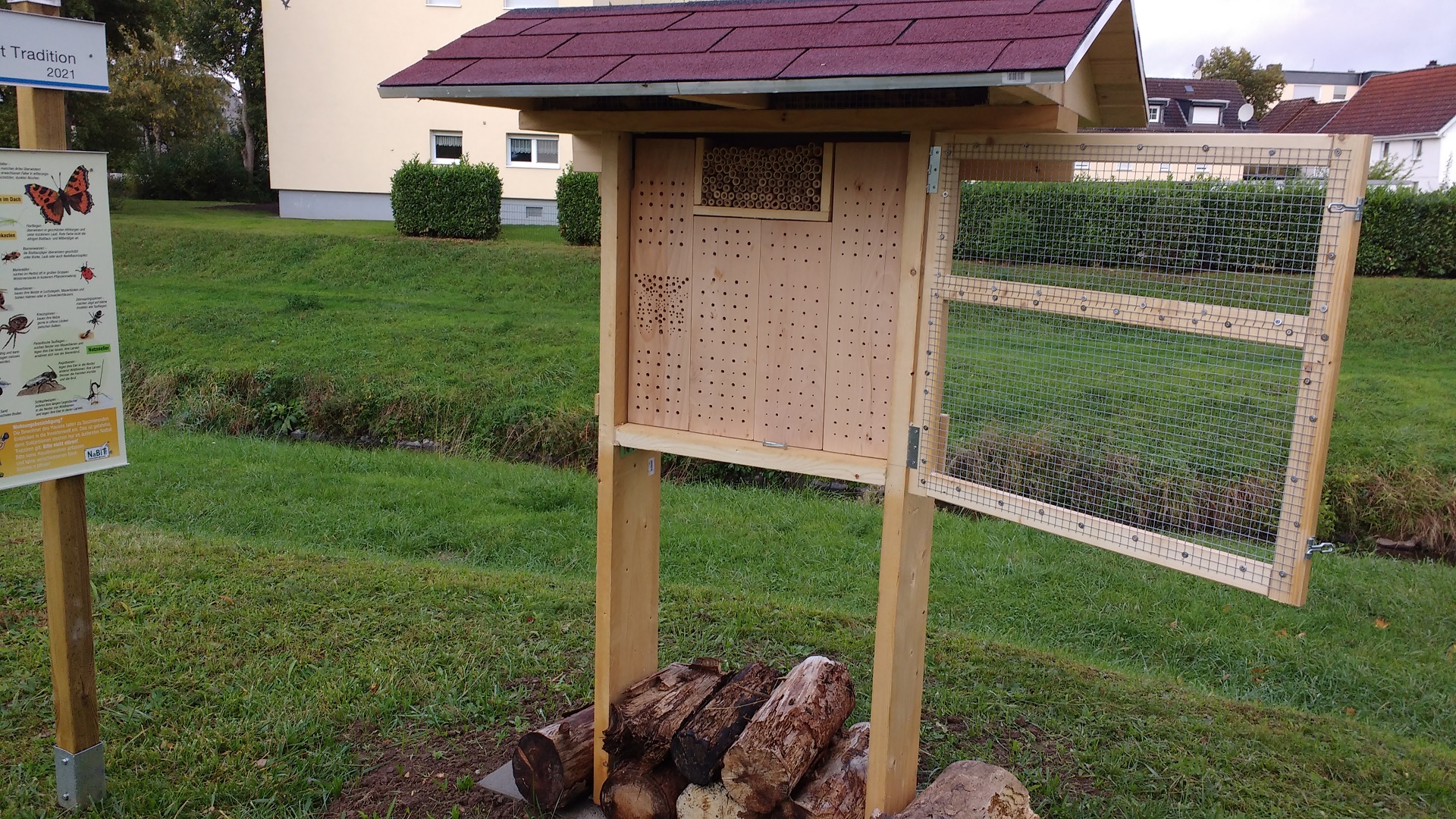 Insektenhotel nabulollars Webseite!