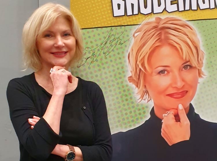 Beth Broderick at Comic Con Liverpool