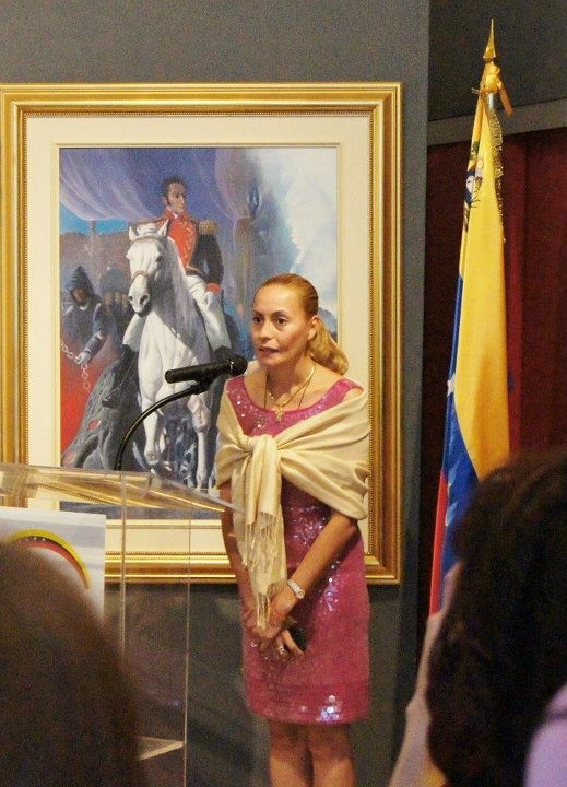 Mirtha Yepez OrinoquiArt Founder at the opening vernissage at the extention Culturel Consulat of Venezuela. CCSB Montreal