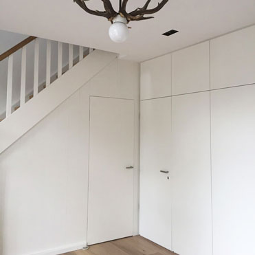 In eine Garderobe in Rheurdt (Kreis Kleve) haben wir das Gäste WC integriert, schon eine individuelle Lösung.