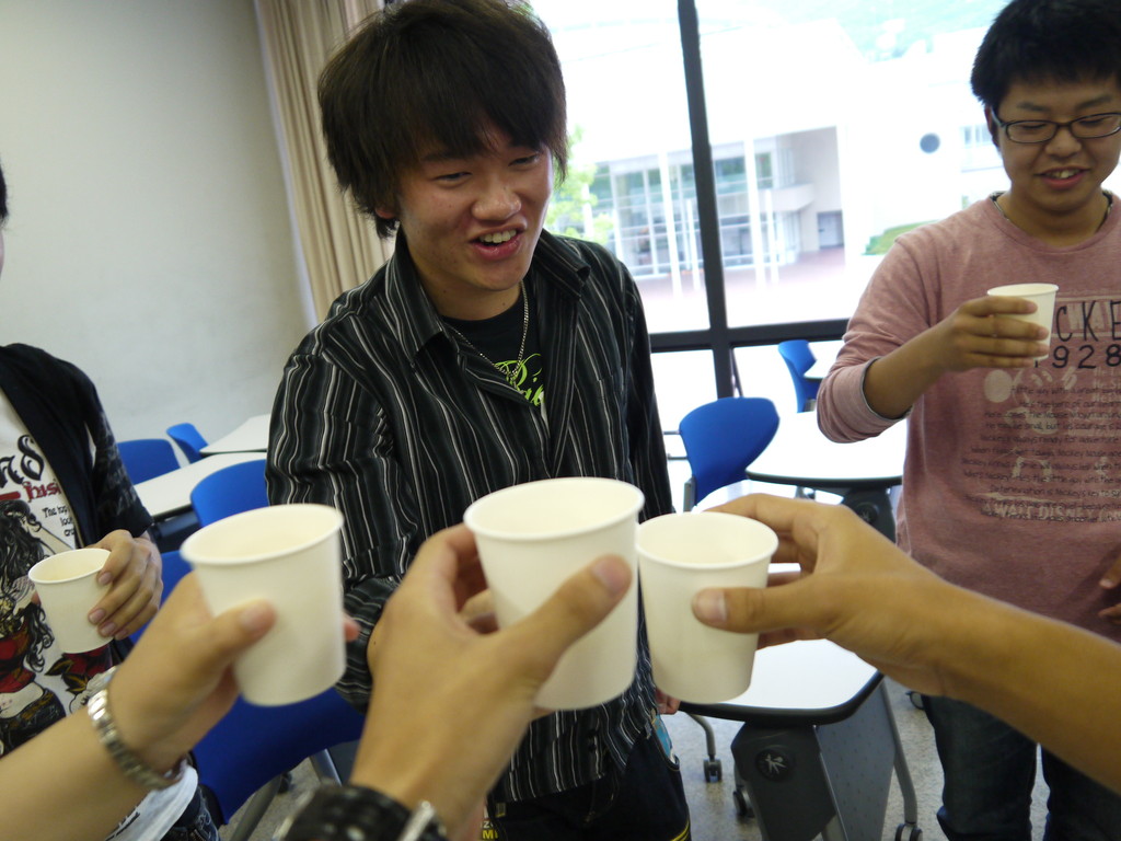 サプライズお祝い 広島修道大学 マジック サークル Asra
