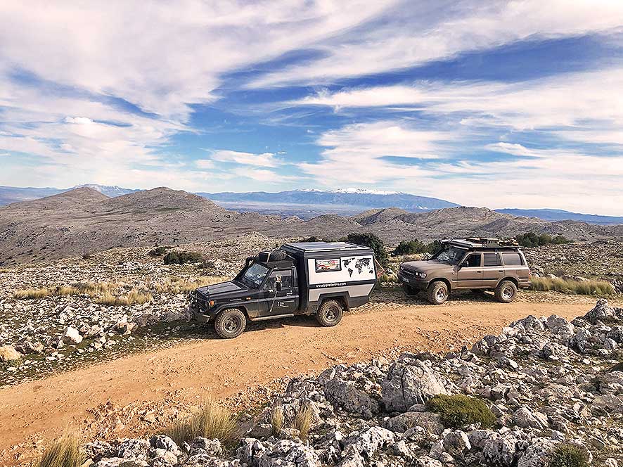 Die Sierra Nevada im Hintergrund