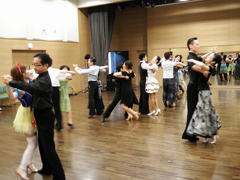 埼玉で社交ダンスを習うならWARA4 - 埼玉社交ダンスサークルWARA4