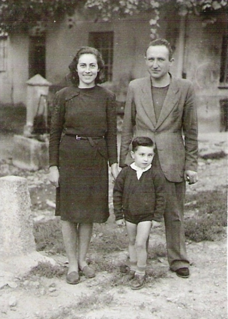 1949 ? - Con mamma e papà a Valmaggia