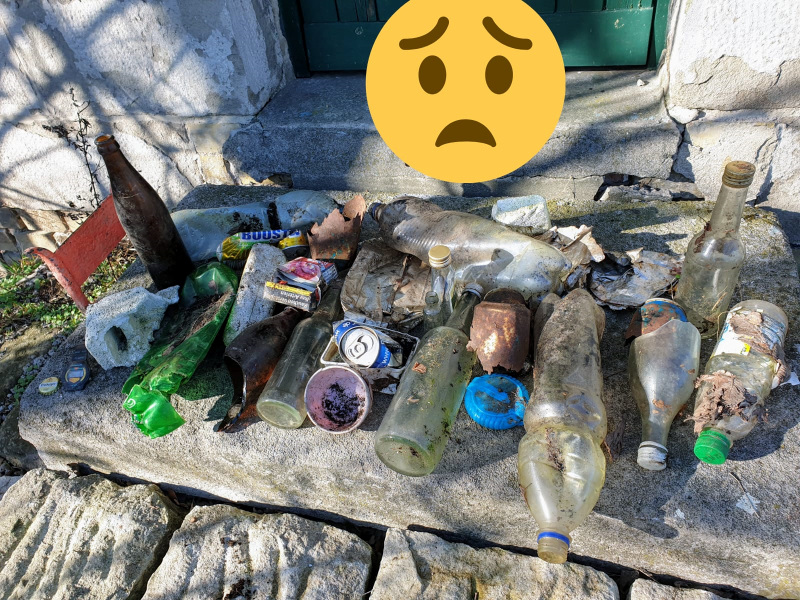 Kein Bild des Entzückens. Es spricht aber von viel - Krümmen des Rückens