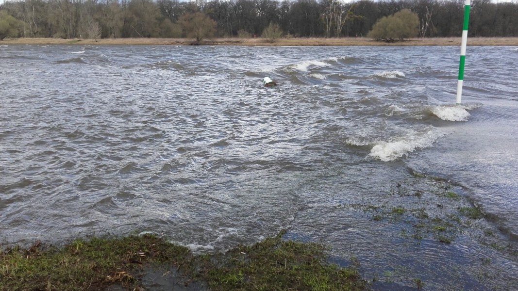 ... keiner geht zu Wasser ...