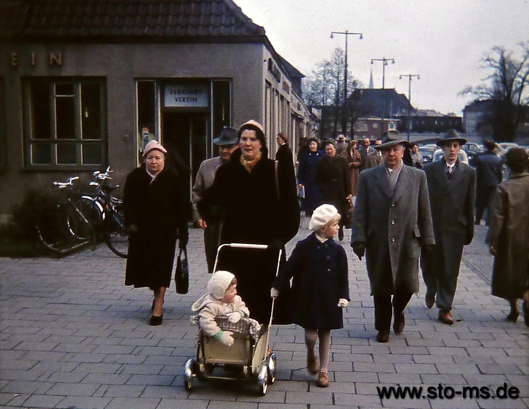 Am Servatiiplatz um 1957 - Heute steht an dieser Stelle das Iduna-Hochaus  