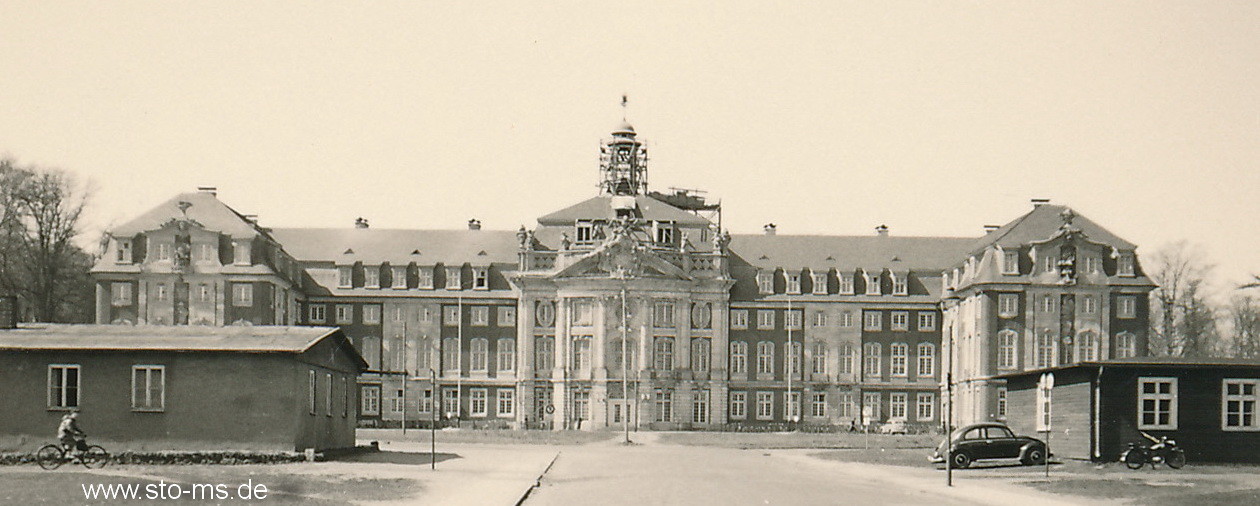 Das Schloss während des Wiederaufbaus - etwa 1950