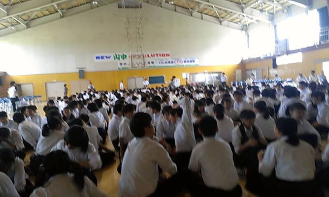 山潟小学校(新潟市)での職業講話の様子