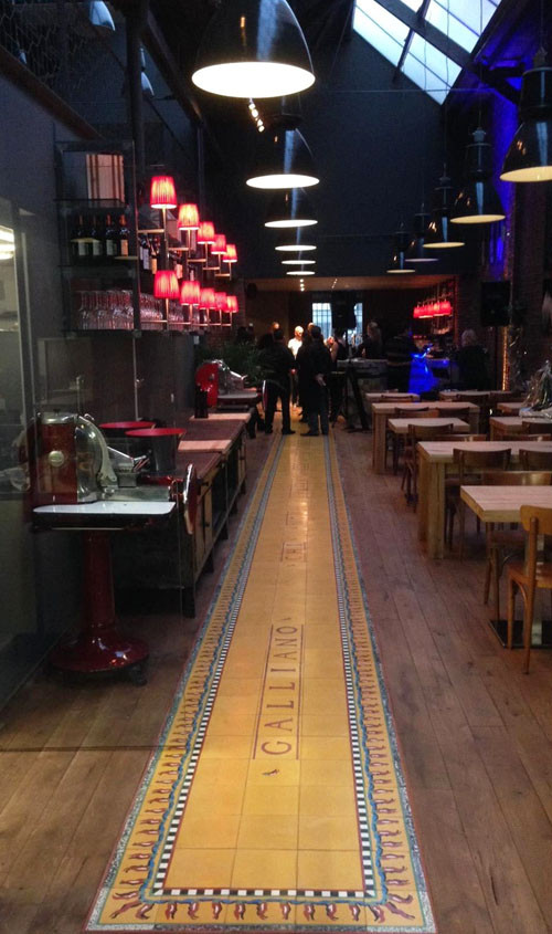 Galliano, Antwerpen // Zementfliesen: CAROCIM "Pepper"