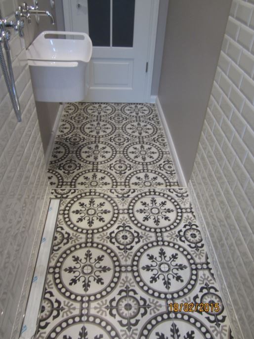 Badezimmer - SOUTHERN TILES Mediterrane Wand- und Bodenfliesen