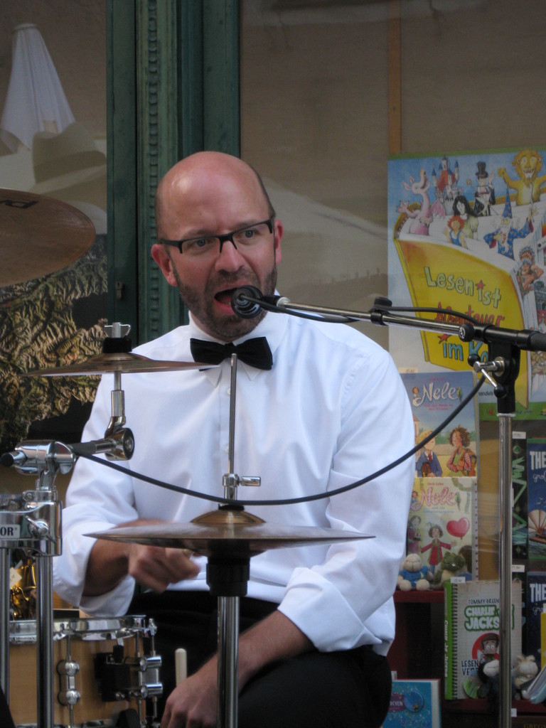 Hannes Widman: Vocals - "I Can't Give You Anything But Love"