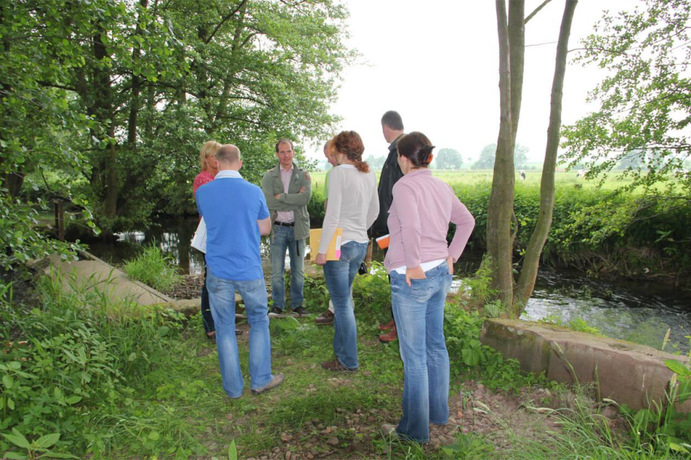 Ende Mai 2012. Vertreter des Landkreises und des LAVES besichtigen im laufenden Genehmigungsverfahren die örtlichen Gegebenheiten.