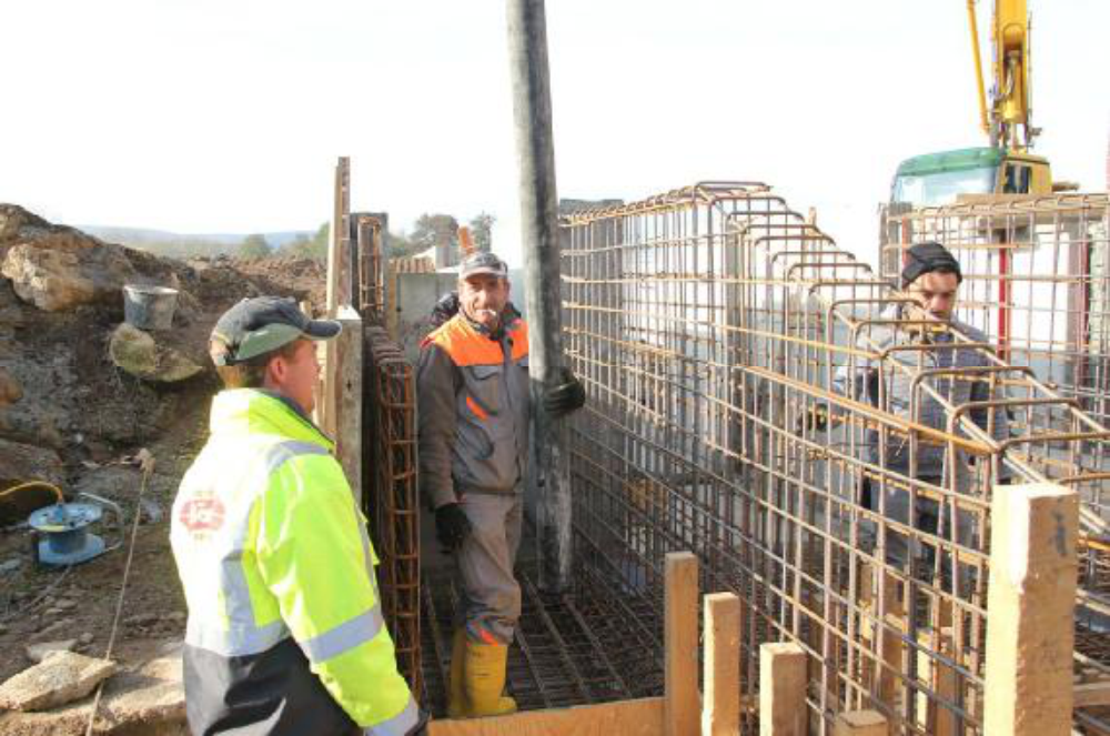 Betonieren der Überlaufsohle Aufgenommen am 31.10.12