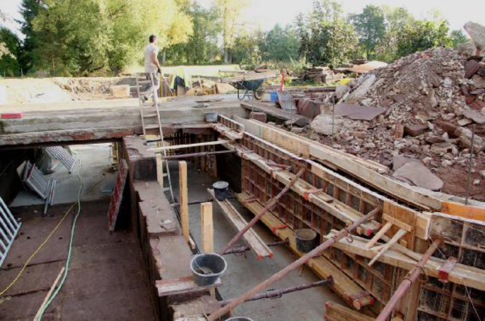 Im Bereich der Brücke ist die Sanierung so gut wie abgeschlossen.