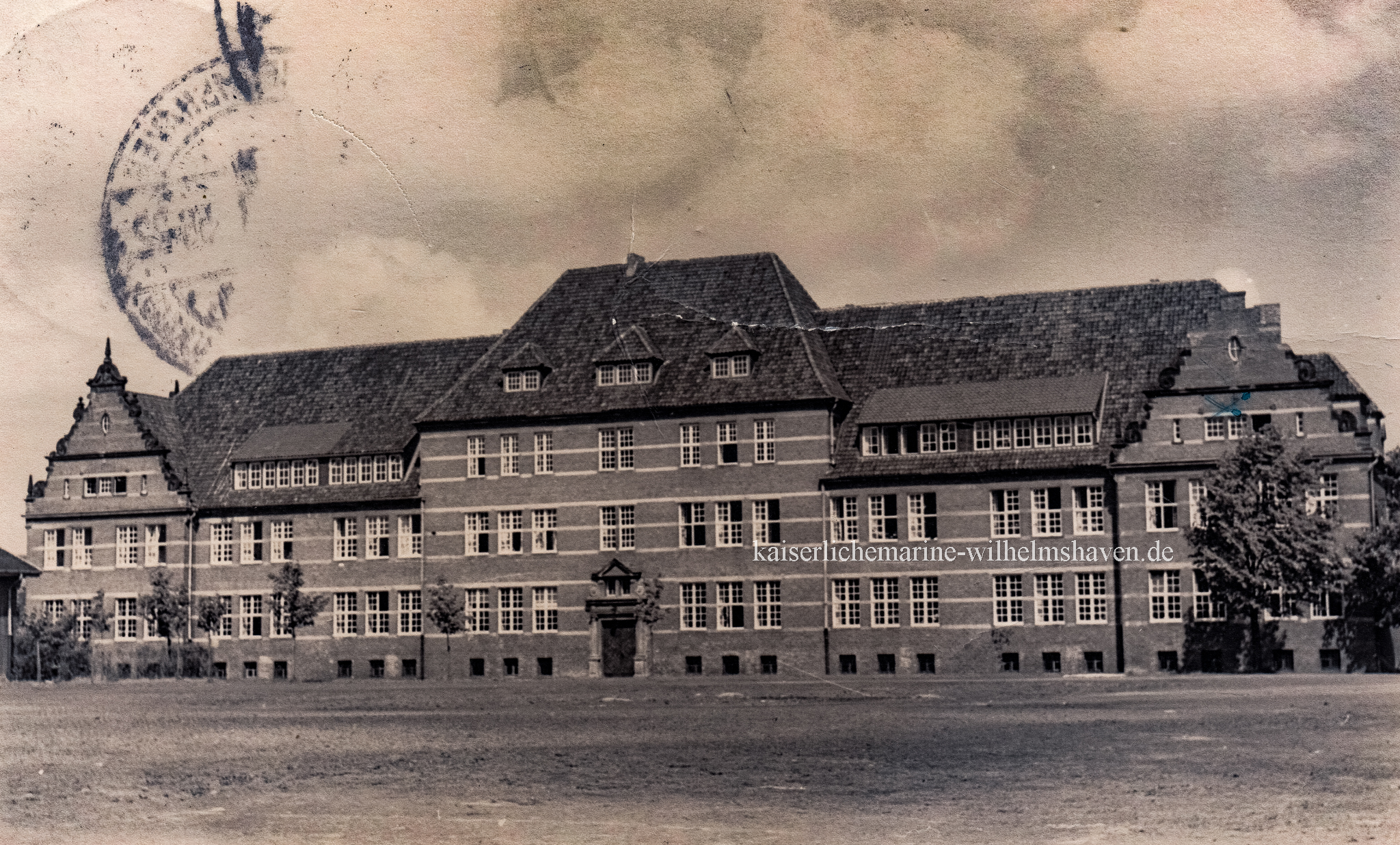 Blick vom Kasernenhof auf Block "Mainz" - Ansichtskarte, Verlag unbekannt - postalisch gelaufen (Datum nicht enzifferbar)