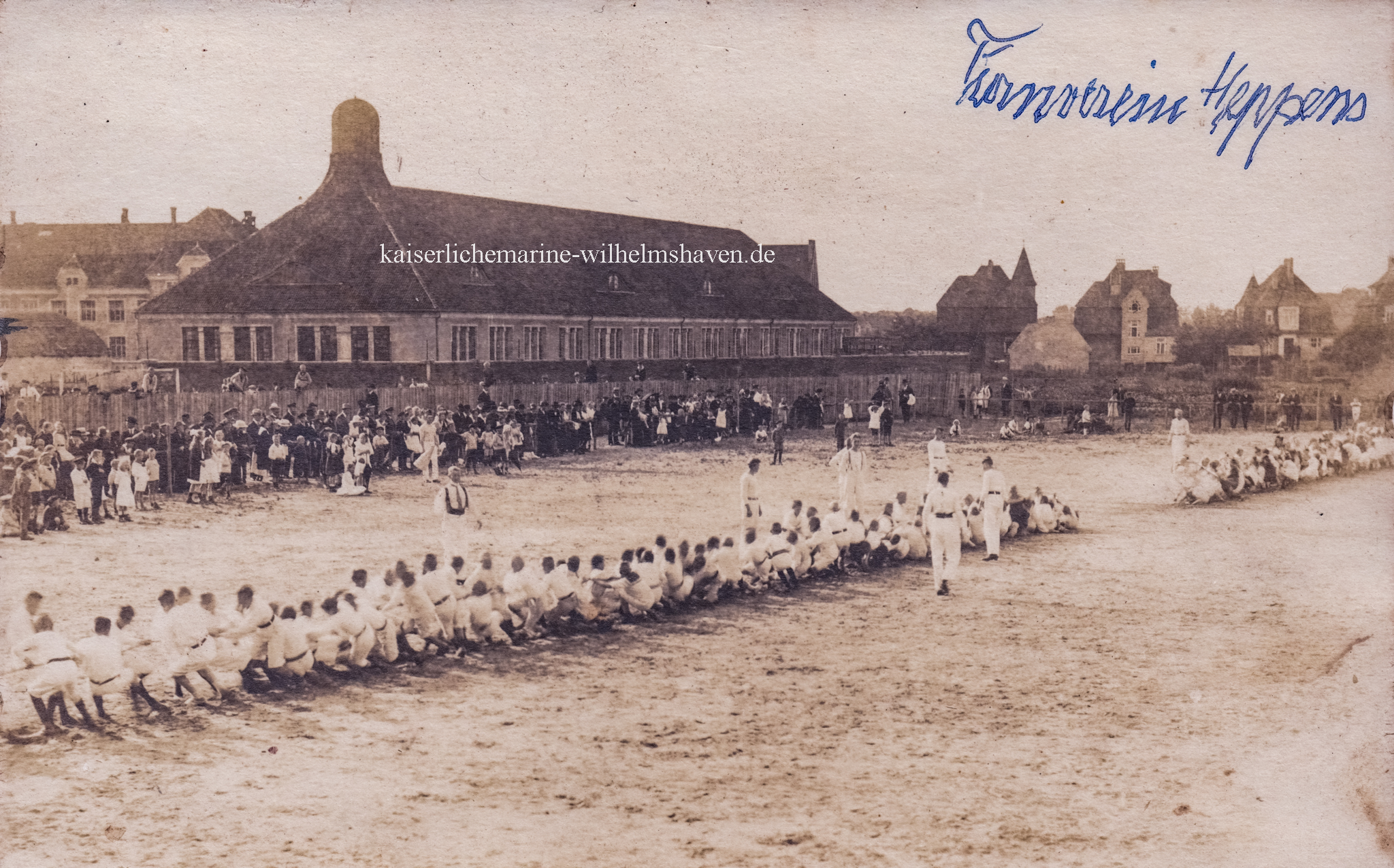 Blick auf die Exerzierhalle, später Gökerhalle, von Südost